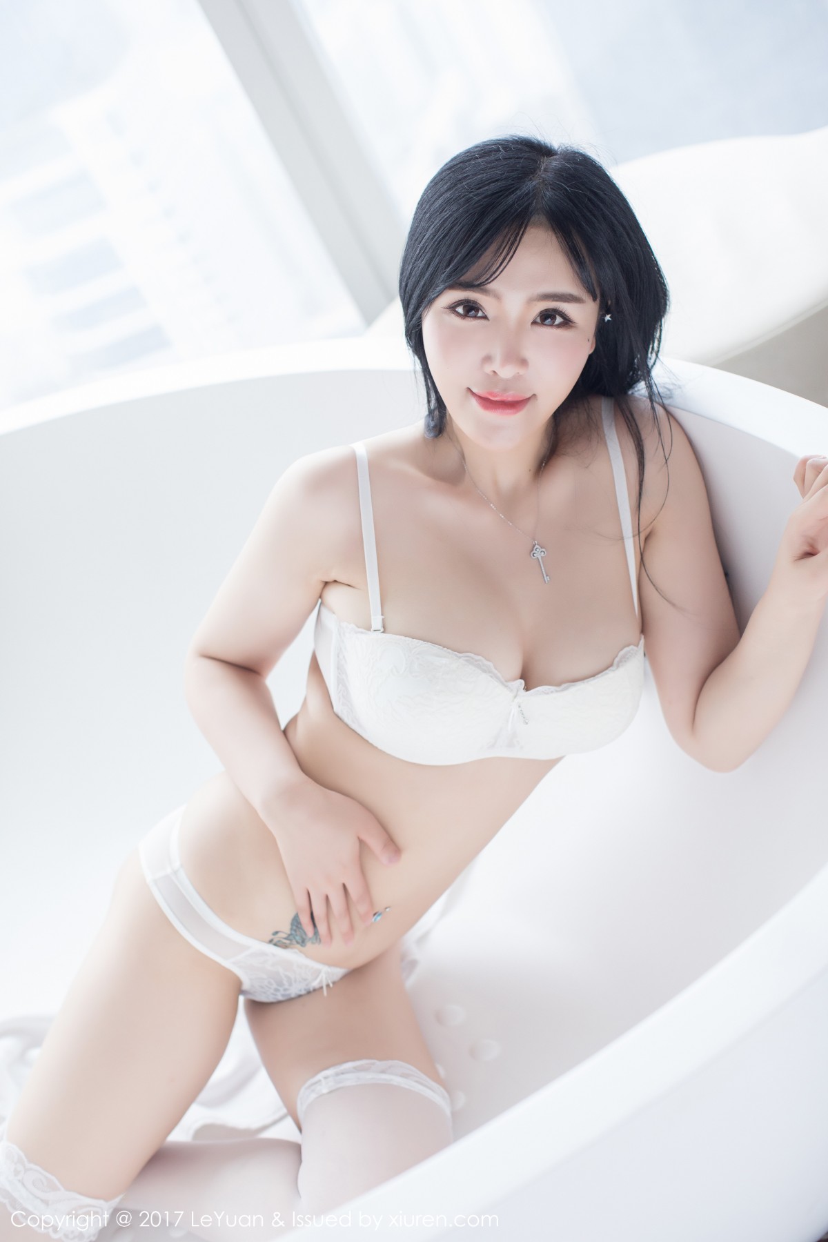 [LeYuan星乐园] VOL.046 刘钰儿粉红蕾丝睡裙傲人豪乳诱惑写真 [46+1P]