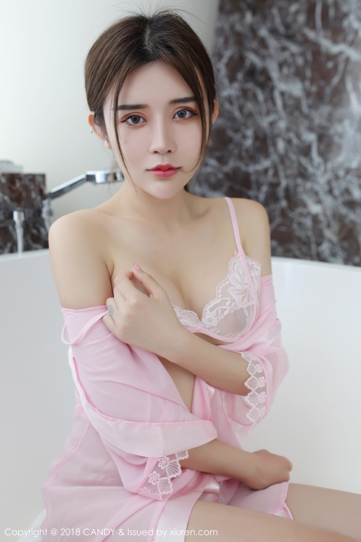 [CANDY网红馆] VOL.058 Cris_卓娅祺性感白色蕾丝袜美乳撩人诱惑写真44P